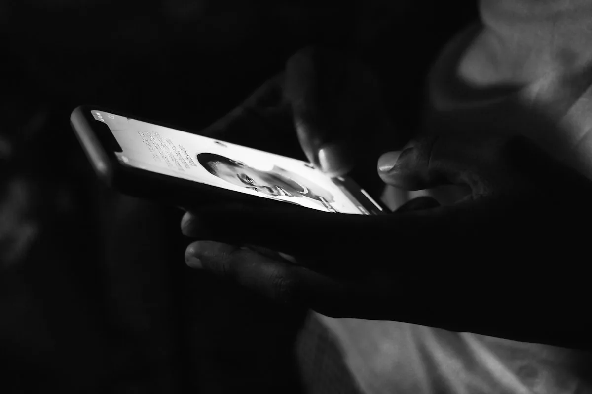 How to Do a Background Check Before Meeting Someone From a Dating App