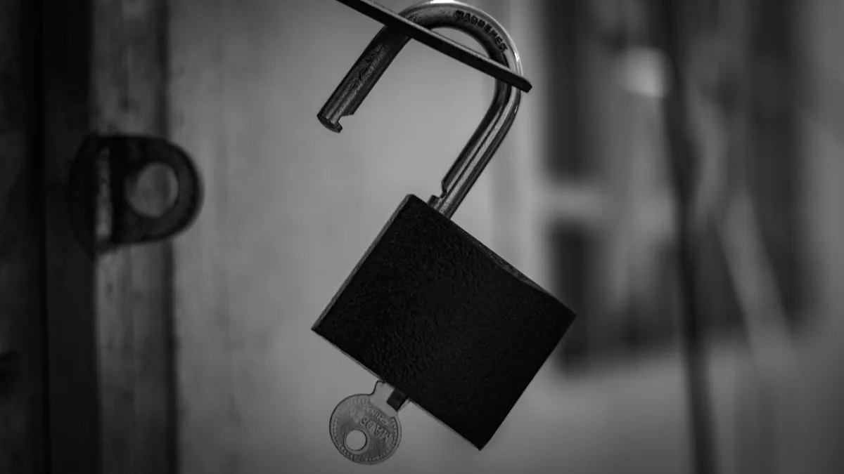 How to Do a Reverse Image Search to Verify Someone Online