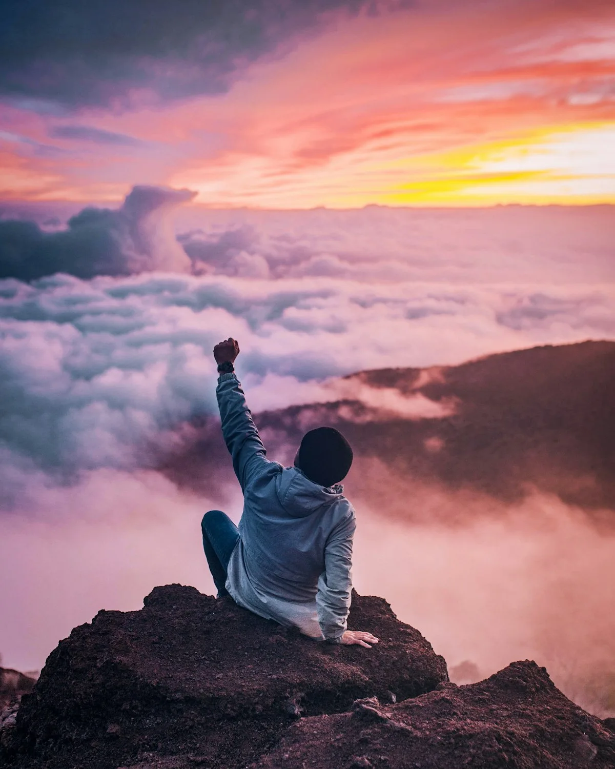 How to Be Single Without Feeling Like You Are Falling Behind